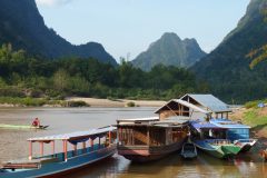 20120107-154307_laos_luc