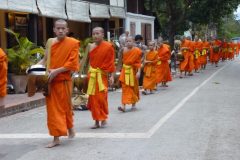 20120112-070652_laos_luc