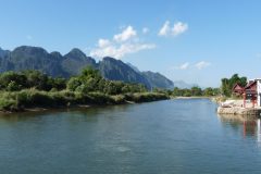 20120115-150958_laos