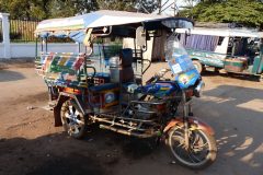 20120117-163017_laos