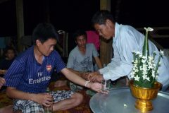 20120121-202218_laos_luc