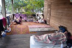 20120122-065626_laos_luc