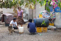 20120122-144438_laos_luc